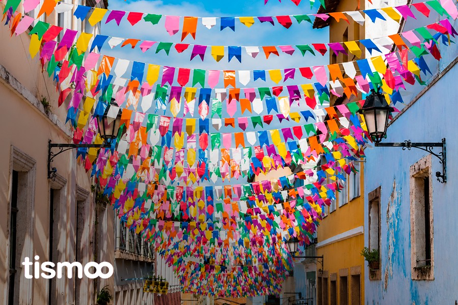 Festas juninas e autismo: como contornar crises e aproveitar a celebração / Tismoo